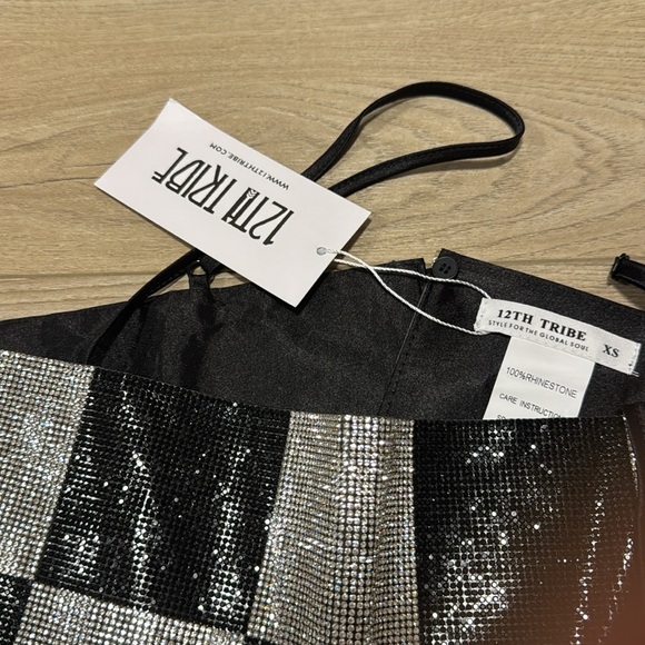 Rhinestone cropped camisole top. - Picture 3 of 6